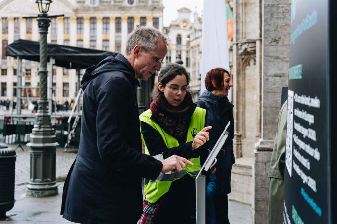 Pétition sur la Grand-Place